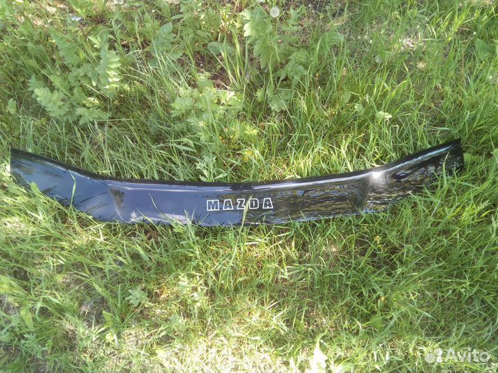 Мазда 626 2001г.в. Дефлектор на капот