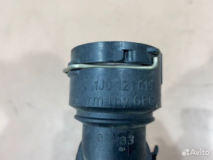 Патрубок системы охлаждения Audi Skoda Volkswagen