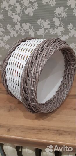 Кашпо из искусственного ротанга