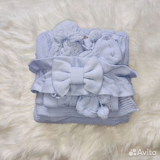 Комплект на выписку новый