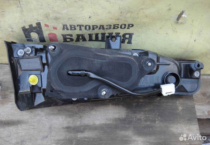 Lexus NX300 Фонарь внутренний правый 2018