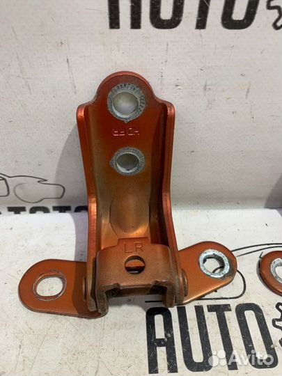 Петли двери передние правые Kia Sportage SL G4KD