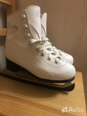 Коньки раз.32
