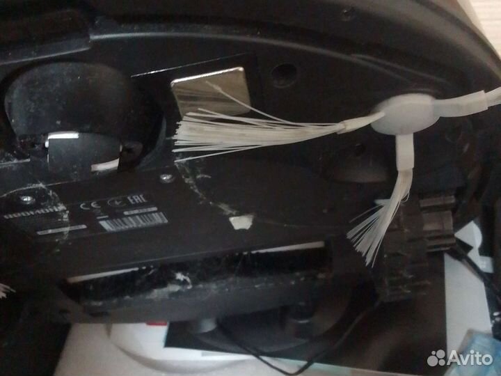 Робот пылесос Redmond rv-r630s