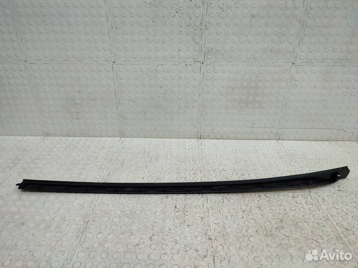 Молдинг лобового стекла левый Genesis G80 DH 2017