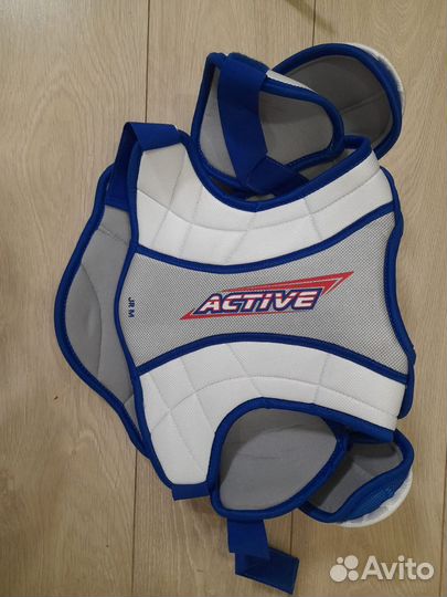Хоккейные шорты, есть еще нагрудник, сумка