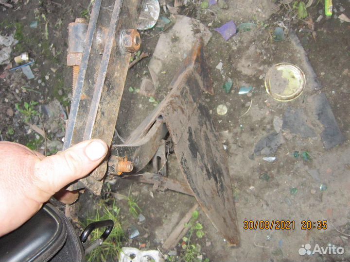 Плуг для мотоблока, грунтозацепы, окучник, сцепка