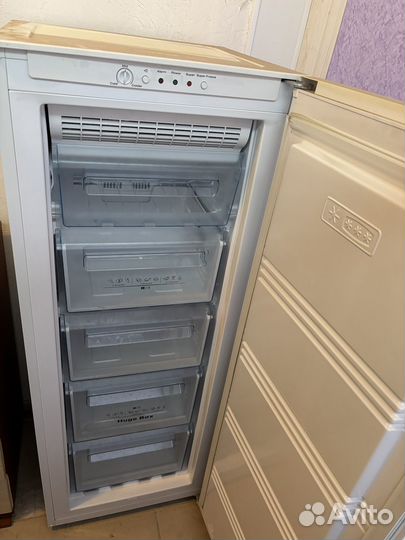 Морозильная камера Hisense