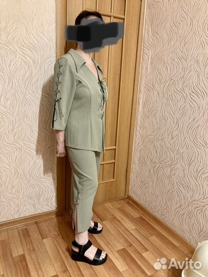 Костюм брючный