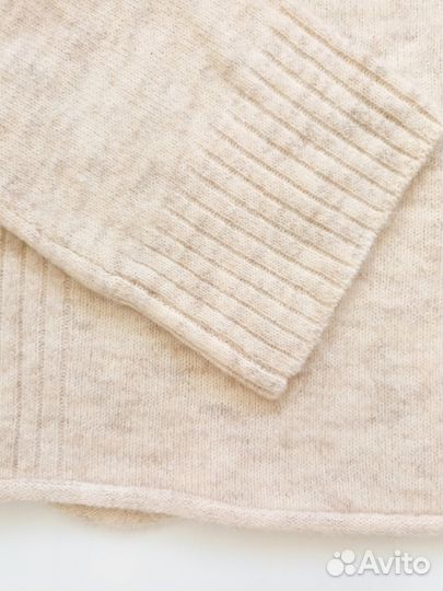 Свитер новый для девочки 128