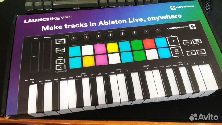 Миди-клавиатура novation LaunchKey Mini MK3