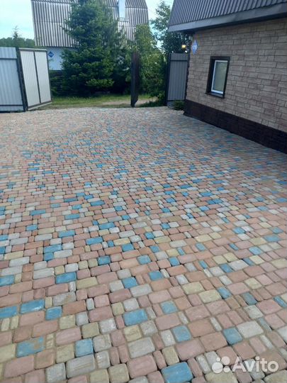 Кладка брусчатки