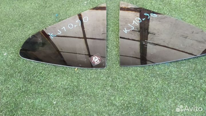 Стекло собачника пара Nissan Dualis KJ10 MR20DE