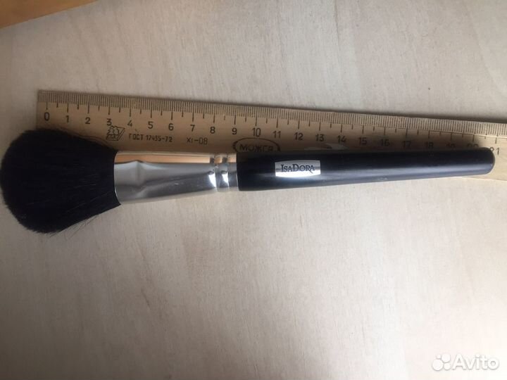 Кисть для макияжа