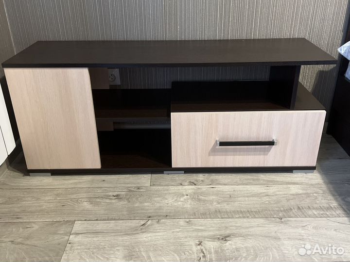 Тумба под телевизор