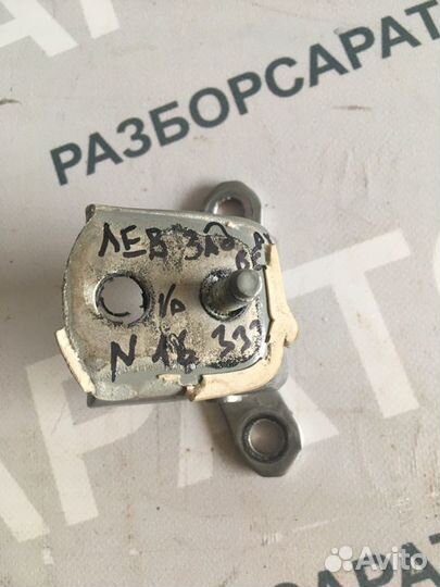 Петля двери верхняя задняя левая Nissan Almera N16