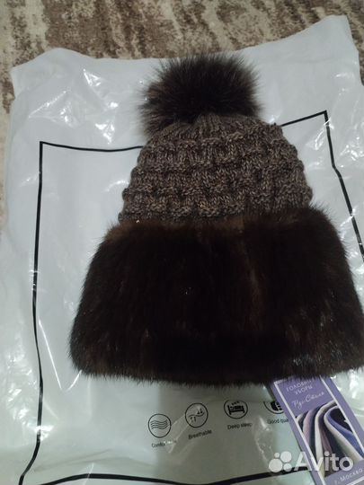 Шапка женская вязаная с норкой