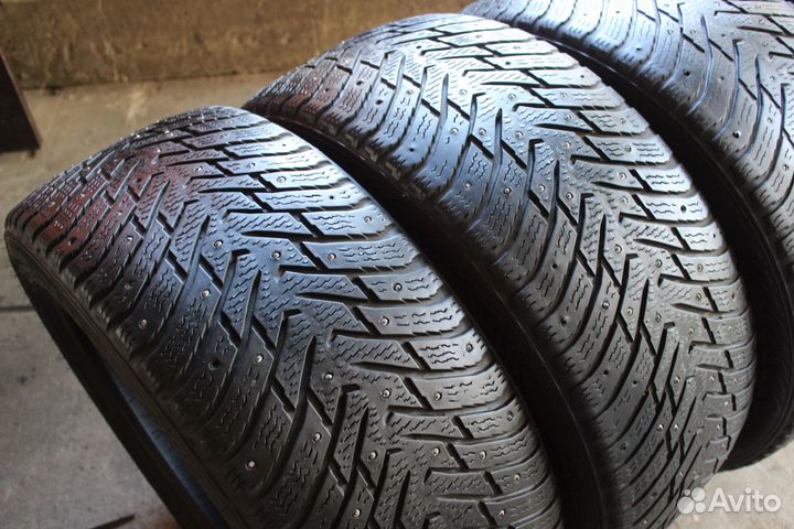 Nokian Tyres Hakkapeliitta 8 235/45 R18 98T