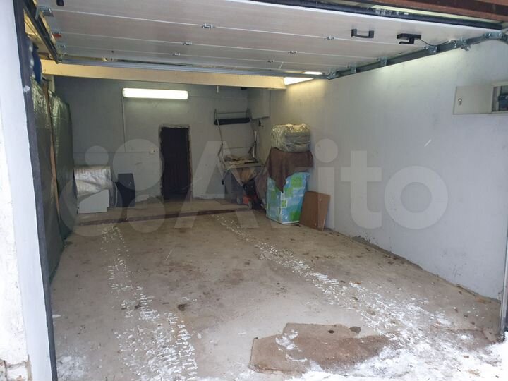 Гараж, > 30 м²