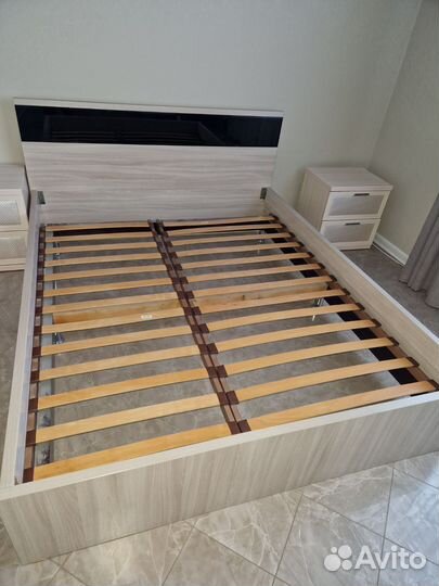 Кровать двухспальная 160 200 бу