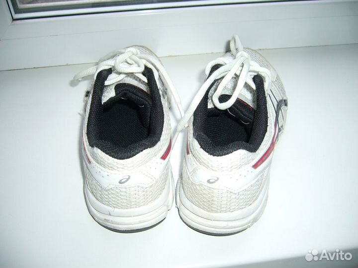 Кроссовки asics
