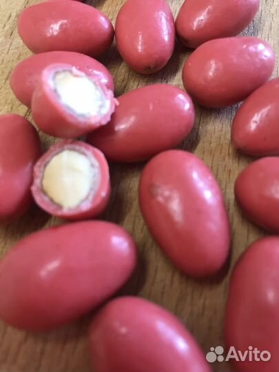 Миндаль карамелезированный в шоколаде