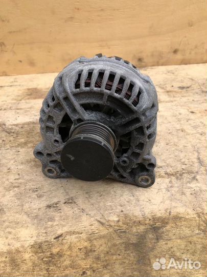 Генератор VW Passat B7 140A Valeo