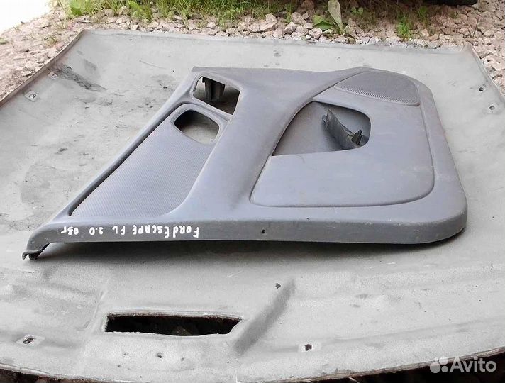 Обшивка двери передней левой Ford Escape 2.0 2003