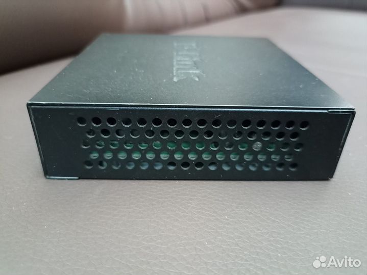 Коммутатор (свитч) D-Link (DGS-1005D/J2)