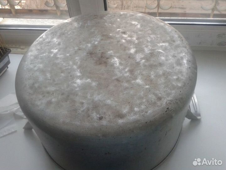 Кастрюля из алюминия большая