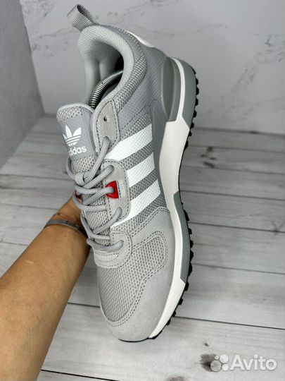 Adidas ZX 700 HD