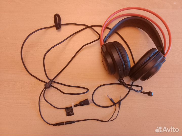 Наушники с микрофоном