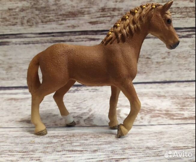 Schleich фигурки лошадей рыжей масти