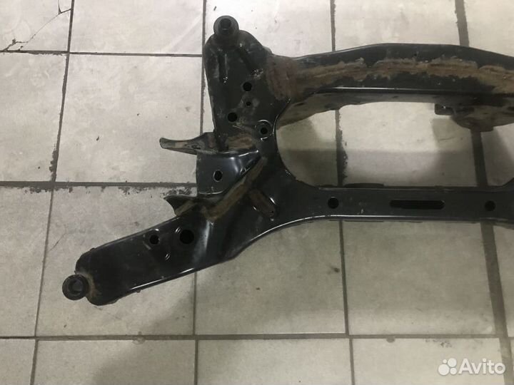 Подрамник задний Nissan X Trail T32