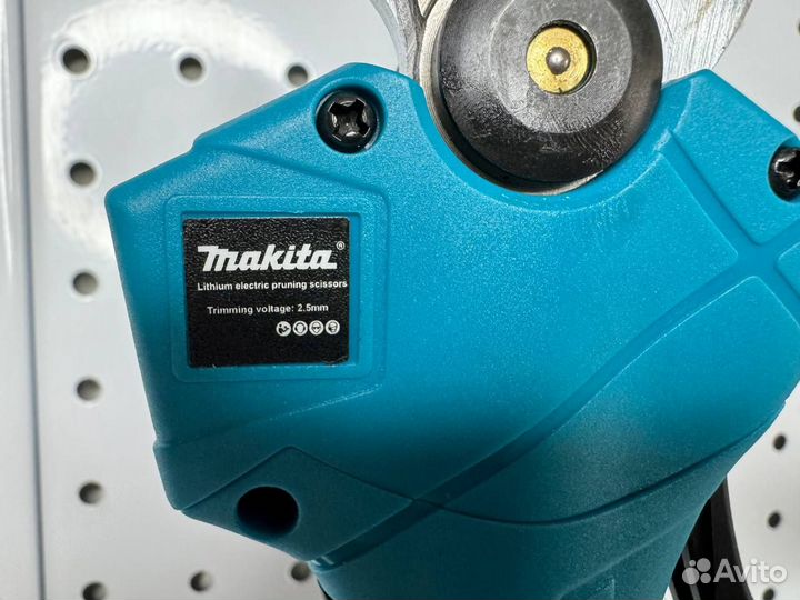 Секатор садовый электрический Makita 18V 2 АКБ