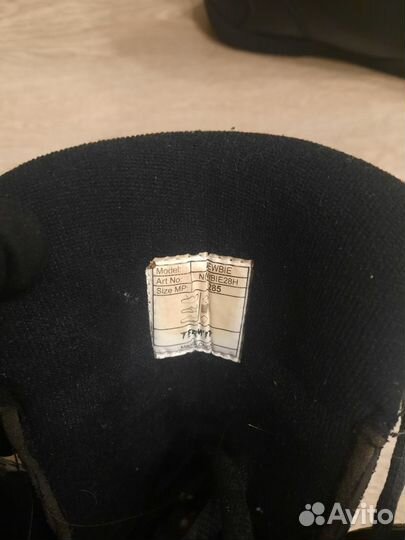 Сноубордические ботинки 42