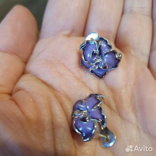 Серебряные серьги с эмалью