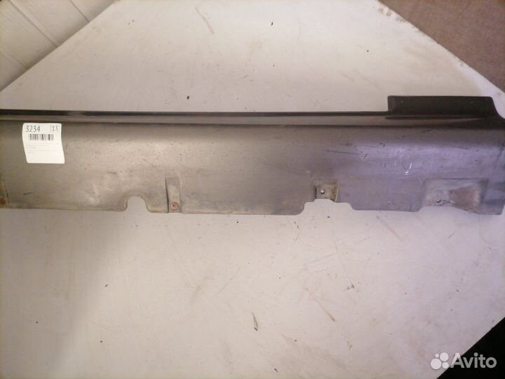 Накладка порога (наружняя) передняя правая Kia