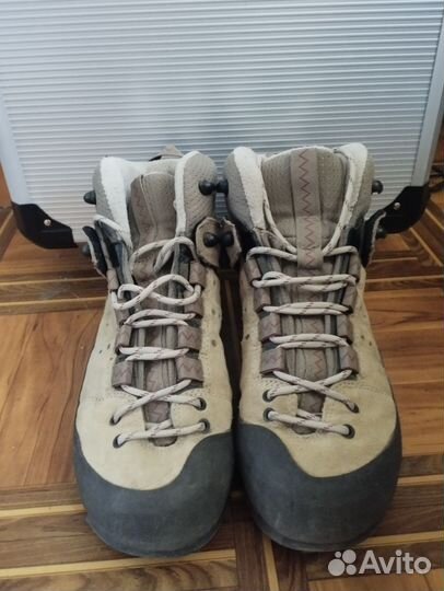 Треккинговые ботинки salamon 245 мм (37-37,5)