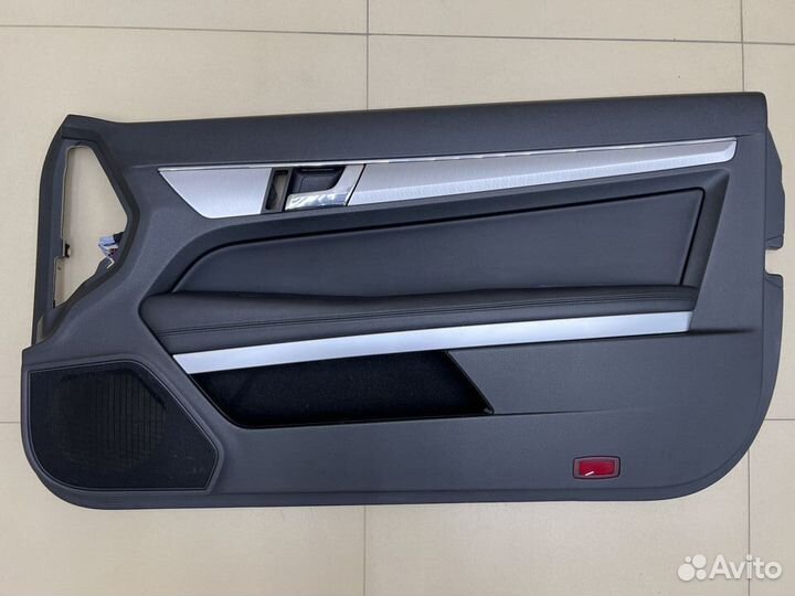 Обшивка двери Mercedes E-Class W207