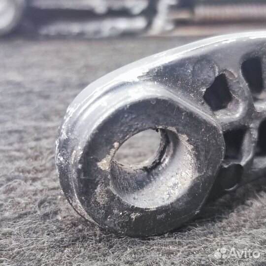 Поводок стеклоочистителя Peugeot 406