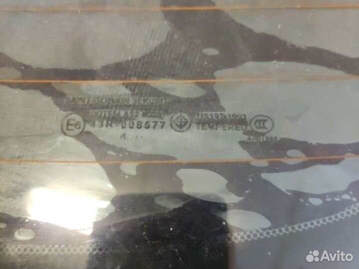 Стекло заднее Mazda 3 BK Sedan