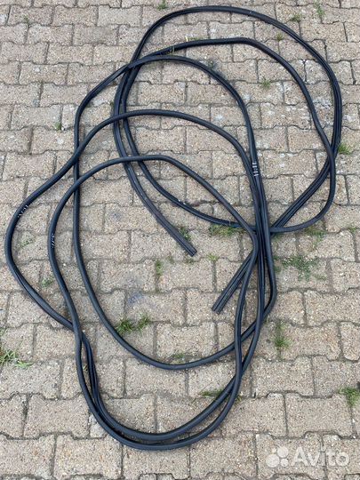 Уплотнители на двери Nissan Juke F15