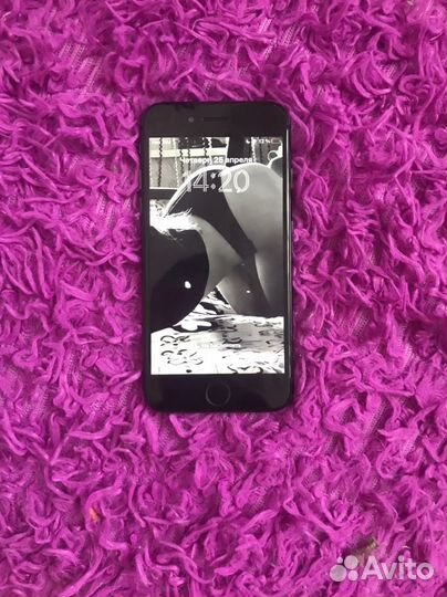 iPhone 8, 64 ГБ