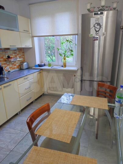 3-к. квартира, 70 м², 1/3 эт.