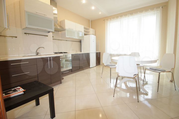 2-к. квартира, 88 м², 4/9 эт.