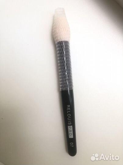 Кисть для макияжа