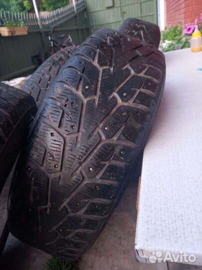 Yokohama Ice Guard Stud IG55 215/65 R16