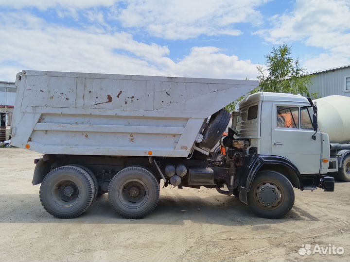 Вывоз мусора камаз и контейнер