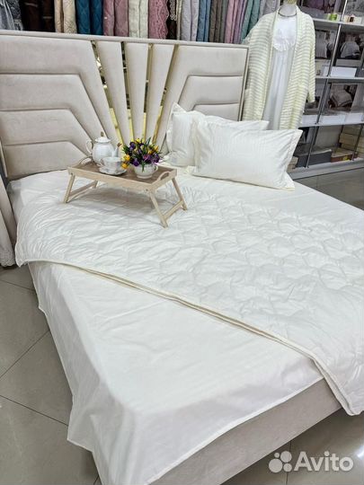 Белье постельное с одеялом евро